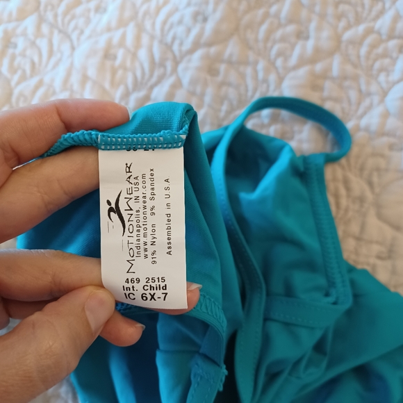 Teal cap sleeve leotard. Size child 6-7.  Like new. - Picture 3 of 3